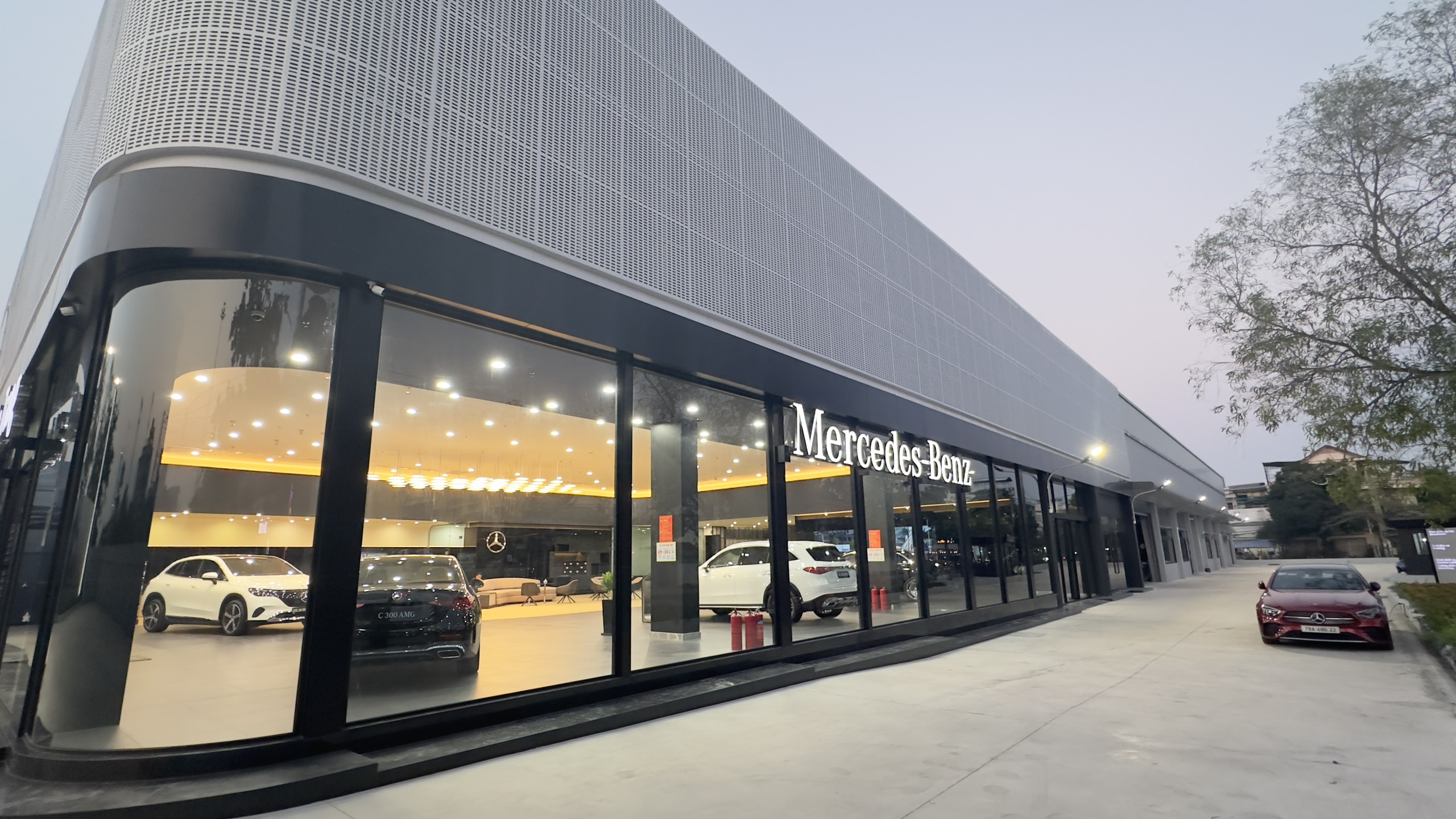 showroom mới Mercedes Nha Trang